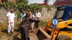 اعتراض الاهالي علي تنفيذ قرارات الازالة بقرية سنهور المدينة1