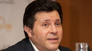 اجتمع أمير الغناء العربى هانى شاكر نقيب الموسيقيين اليوم الأحد مع أعضاء مجلس النقابة