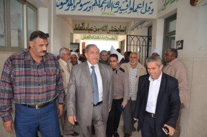 محافظ الاسماعيلية يكرم معلم الرياضيات