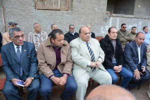 محافظ الدقهلية يقدم  العزاء لأسرة الشهيد مجند باسم سامى عبد الحى ابن