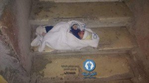 إيجاد رضيعة علي سلالم منزل باللبان1