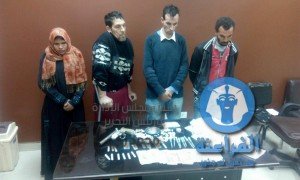 القبض على تشكيل عصابى بينهم سيده بحوزتهم كميه هيروين وسلاح نارى بالمنصوره1