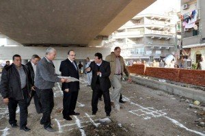 بالصور محافظ القليوبية يتابع إزالة الإشغالات والباعة الجائلين بمنطقة الكباري بمدينة بنها2