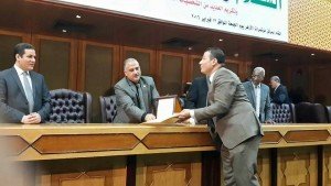 تكريم المستشار الإعلامي لمركز السلام الدولي لحقوق الإنسان1