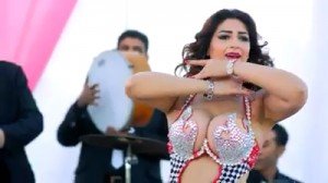 كواكب الفن تتألق بأداء استعراضي مبهر في كليب جديد