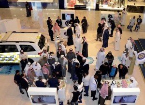 معالي رئيس الجمارك يفتتح المعرض التوعوي بمناسبة يوم الجمارك العالمي1