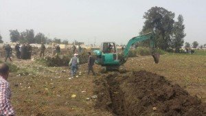 تنفيذ قرار فصل الحد المساحى بين أراضى أملاك الدولة وأهالى قرية  الستامونى5