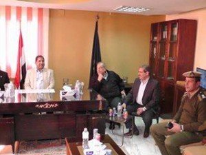 محافظ الغربية يكرم عددا من ضباط فريق البحث الذى كشف غموض مقتل أم وأولادها ويمنحهم مكافأة 20 ألف جنية