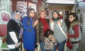 يحتفل بيوم اليتيم 3