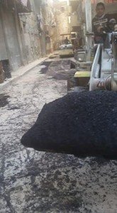 حي الجمرك يرصف شوارع الحي