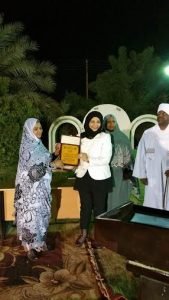 بالصور بحضور التويجري أمانة سيدات الأعمال باتحاد عام أصحاب العمل السوداني يكرم مايسه الهاشمي تقديراً لجهودها1