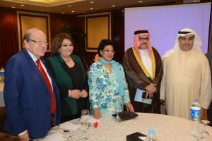 بالصور تكريم سفراء السعادة والعطاء بالوطن العربي6