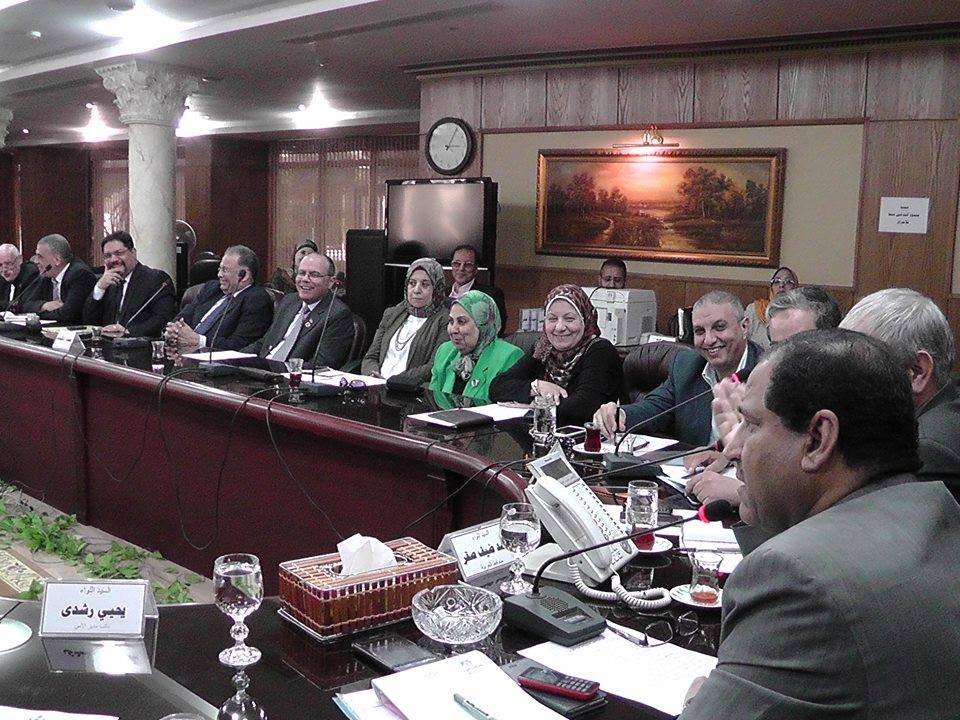 محافظ الغربية يحتمع بمجلس الصحة الاقليمى2