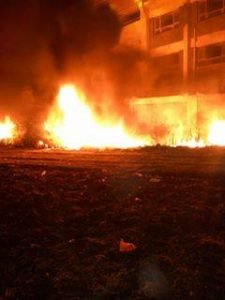 إشتعال النيران في مواسير الصرف الصحي  بقرية الوسطانيه بكفرالدوار 4