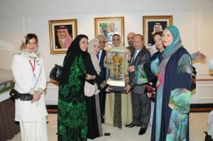 السفيرة عبير خليل تزور مرضى السرطان بمستشفى الملك فيصل التخصصي بجدة1