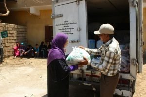 جمعية الباقيات الصالحات تزور قرى بنى سويف وتوزيع شنط رمضان ولحوم طازجة