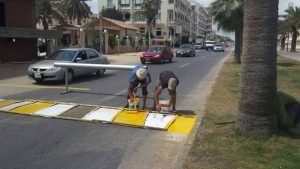 محافظ دمياط يوجه باقامة مطبات تهدئة علي طريق رأس البر للحد من السرعات الجنونية 2