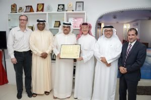 الخياط يوزع الشهادات الدولية للحزام الأسود للتايكوندو