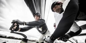 فريق الطيران العُماني المشارك في سلسلة الإكستريم الشراعية