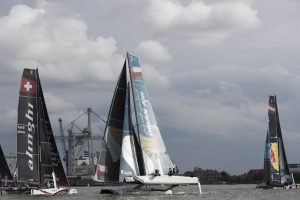 فريق الطيران العُماني المشارك في سلسلة الإكستريم الشراعية1