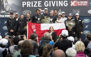 فريق الطيران العُماني المشارك في سلسلة الإكستريم الشراعية2