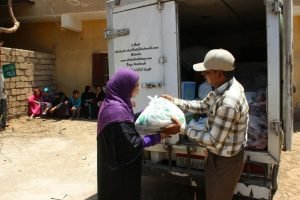 الباقيات الصالحات توزع لحوم الاضاحى3