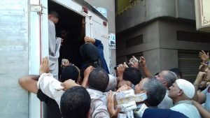 مناوشات بين أصحاب المحال ببنى عبيد2