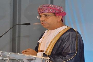 الدكتور عبد المنعم بن منصور الحسني وزير الإعلام العُماني