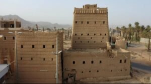 قرية المشكاة بنجران.. 12 قصرًا طينيًّا تروي حكايات 300 عام